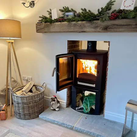 Seaside Spacious Cosy Cottage On The Edge Of The New Forest Lymington Exterior photo