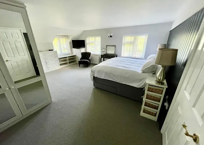 Seaside Spacious Cosy Cottage On The Edge Of The New Forest